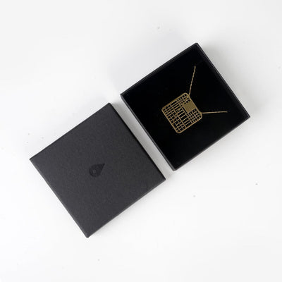 NEW YORK 24K MAP NECKLACE