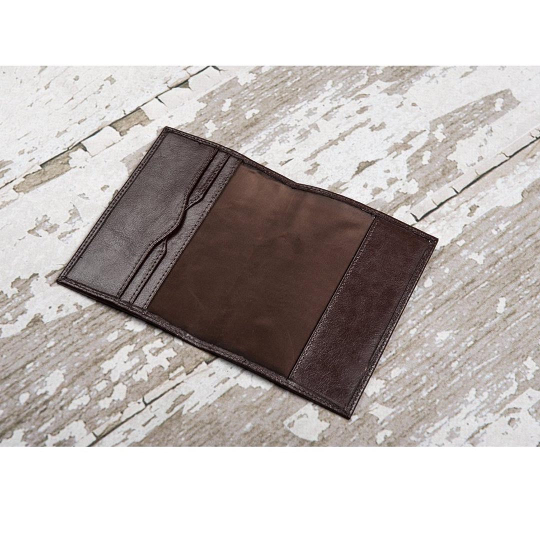SOOTHI "ESCAPE THE ORDINARY” GENUINE LEATHER PASSPORT COVER