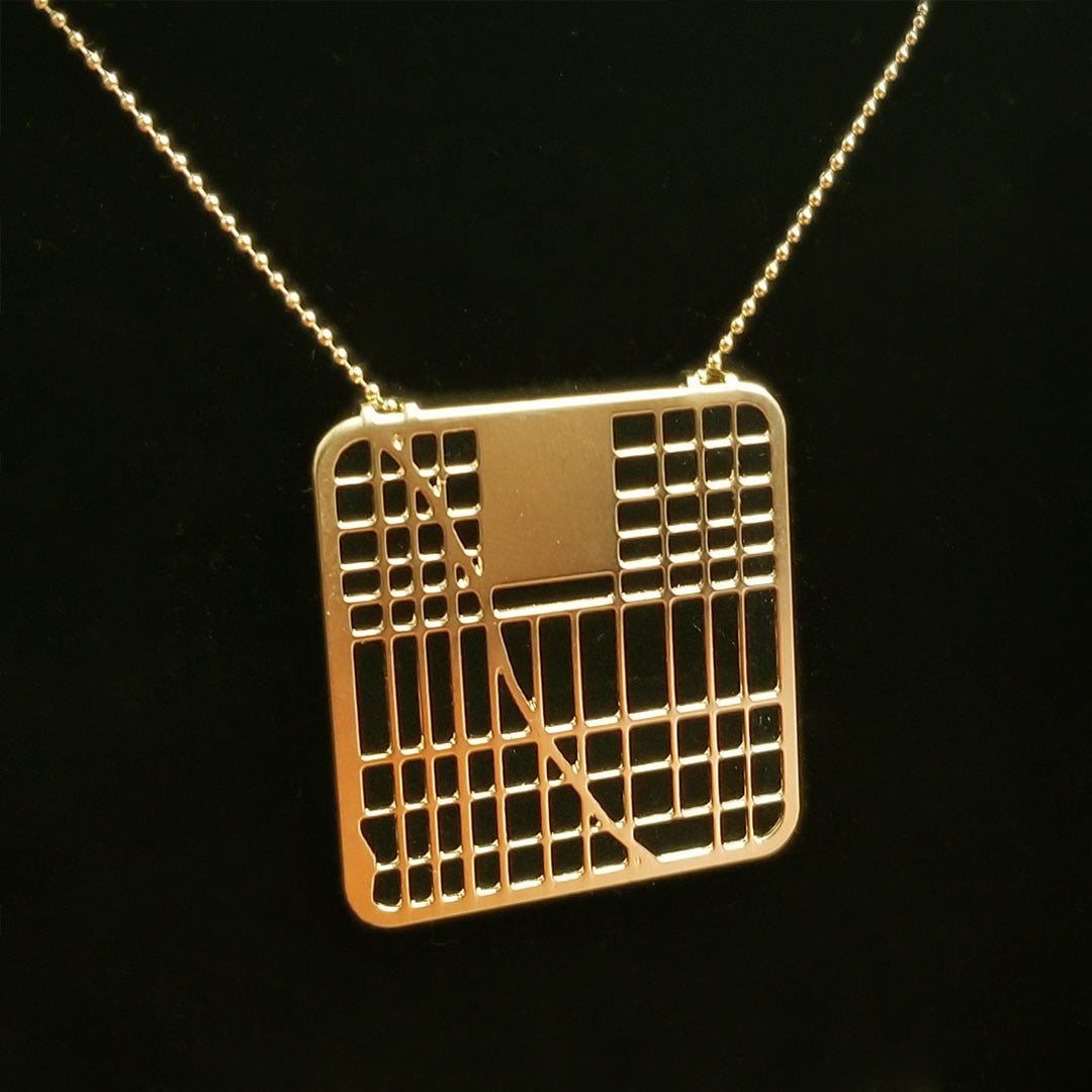 NEW YORK 24K MAP NECKLACE